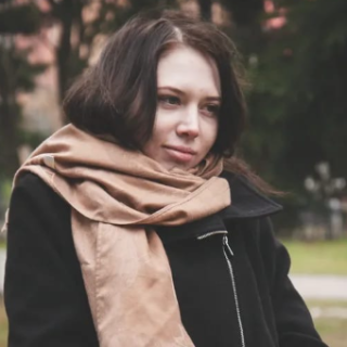 Аня Остроухова