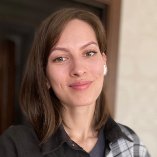 Юлия Шестакова