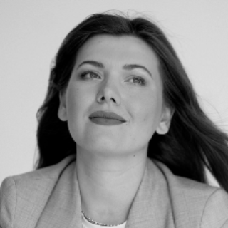 Анна Калашникова
