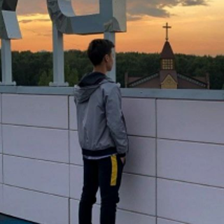 Рустам Хамроев
